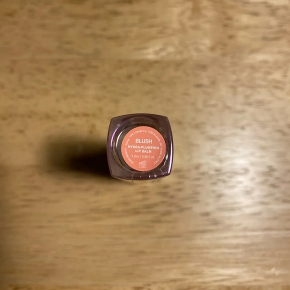🎀2/20🎀 NWT Huda Beauty Nourishing Lip Balm Mini